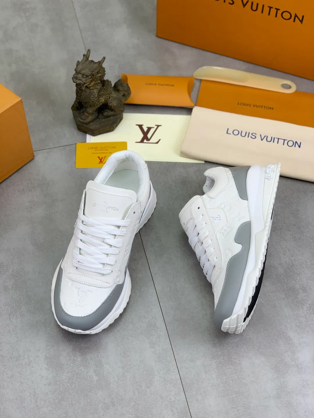 Men's men's shoes P680 new style 💶[LOUIS VUITTON] (original order) new style 🍀LV Louis Vuitton * - top version of LV classic trendy shoes! Use imported original cowhide and water-dyed cowhide lining. The latest original wear-resistant TPU combination outsole! High quality products! Multiple colors available, code number: 38-44 (45 46 customized)